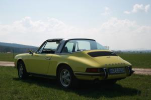 2-Porsche 911 Targa 2.4