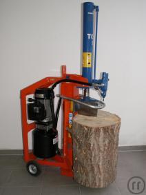 1-Holzspalter hydraulisch 
Kurzholzspalter zum mühelosem Spalten von Stämmen bis ca 35cm