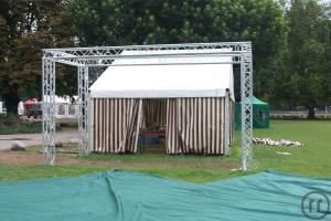 2-Kleines Bühnendach mit 3x6m
- ges. Höhe ca. 4,60m Traufhöhe 3,50m