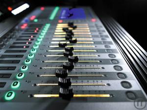 3-Soundcraft Vi1 digital Mixing Console
digitales FoH/Mon-Pult Soundcraft Vi1, 32 in/32out