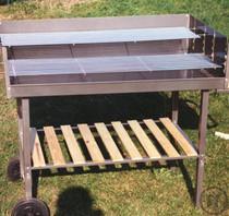 Holzkohlegrill 1