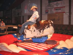1-Rodeo-Bull-Riding, Bullenreiten, Rodeo, Bullriding
