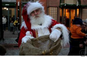 Weihnachtsmann, der echte + Fotograf + Bar Pianist