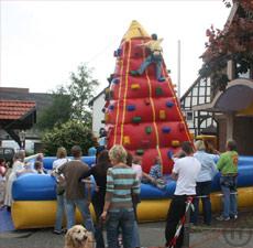 3-Air Kletterigant / Aufblasbarer Kletterberg / Kletterwand für Veranstaltungen mieten