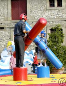 2-Gladiator Game / Kampf der Gladiatoren / Schlag den Gegner auf dem Podest für Spiel und Spor...