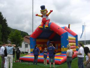 Hüpfburgen für jeden Anlass. Ob Firmenfeier, Stadtfest oder Kindergeburtstag