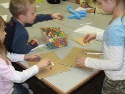 5-Playmais Basteln / Kreativaktion mit bunten Maisflocken für Veranstaltungen buchen