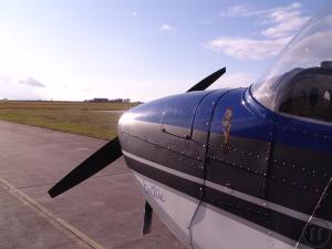 4-Wir bieten Schnupperkurse, Rundflüge, Flugzeug Charter und eine Flugschule. Entdecke die Wel...