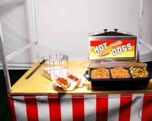 HOT DOGS im Funfood Stand inkl. Personal