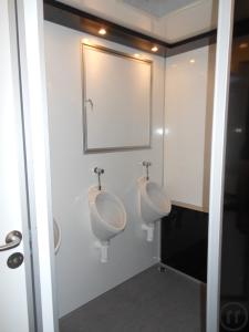 2-Toilettenwagen - Toilettenanhänger - WC Wagen