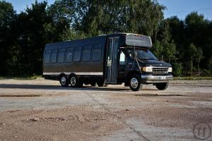 US Partybus / Schoolbus in schwarz für 14 Personen - **Die MEGA Partymaschine**