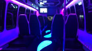 **Die MEGA Partymaschine** US Schoolbus / Partybus in black - 14 Personen -