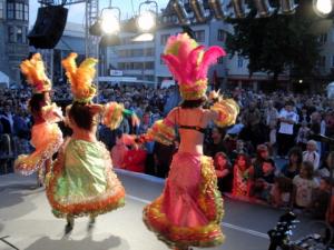 2-Samba Show, Flamenco-Tänzerinnen, Karibik-Show, SAMBA-Tänzerinnen u.v.m. zu buchen scho...