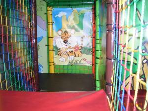 6-Dschungel-Spielmobil, wetterunabhängie Kinderattraktion für ca. 2 - 10 Jährige
