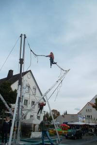 4-große 4er Bungee-Trampolin-Anlage,
4 Sprungplätze, 10 x 10 Meter
2 Animateure , bund...