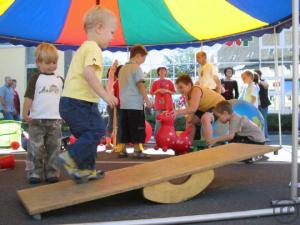 2-Spiele Circus / Spielmobil / Spielbereich für Kinder im Verleih für Events