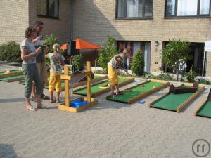 3-Minigolf Parcours / Minigolfanlage mit 9 Bahnen und verschiedenen Hindernissen mieten für Ev...