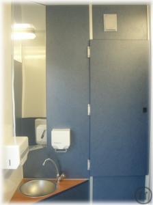 3-VIP Toilettenwagenverleih