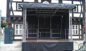 2-Mobile Bühne mit 4,40 x 3,75 x 4,40m (lichte Höhe 3,00m)
- ideal für kleine Veran...