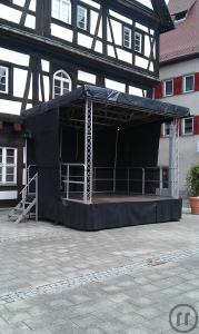 Mobile Bühne mit 4,40 x 3,75 x 4,40m (lichte Höhe 3,00m)
- ideal für kleine Veranstaltungen