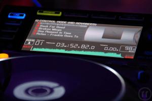 Pioneer CDJ-2000 DJ Media-Player für Audio und MP3 Files von CD, CDRW, DVD, SD und USB.