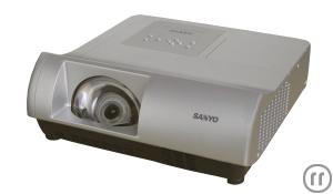 Kurzdistanzprojektor / Ultraweitwinkel » Sanyo WL2500A » 2.500 Lumen » HD Ready » 10 Watt Speaker