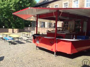 Gepflegter Bierzelttisch, Buffettisch, Festzelttisch für Outdoor und Indoor Gepflegter Bierzelttisch, Buffettisch, Festzelttisch für Outdoor und Indoor