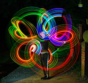 Lichtshow, LED Poi und Leuchtbälle