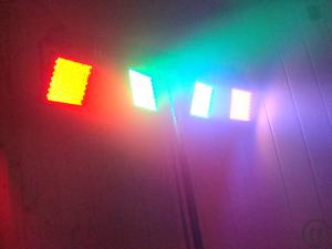 1-Partypower Lichtset: 4 LED Scheinwerfer auf Stativ UND 1 LED-Licht-Effekt: 59,- € / Tag