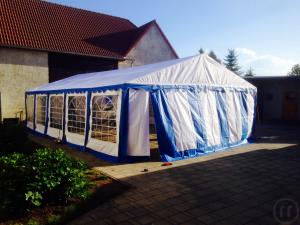 Party-Komplett-Set: Partyzelt 6m x 10m mit 8 Bierzeltgarnituren für 64 Personen