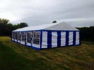 3-Party-Komplett-Set: Partyzelt 6m x 12m mit 10 Bierzeltgarnituren für 80 Personen