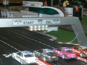 Carrera Rennbahn 4 Spurig 42 Meter