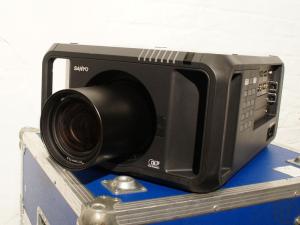 3-Full HD Beamer Sanyo ZM5000 bzw. Eiki WUL-100 ,Acer P7500, tageslichttaugliche 5000 Ansi! Lens Shift