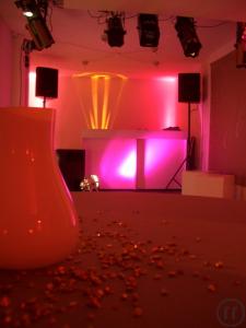 Tonanlage mit DJ Pult und Lichteffekten, Partyanlage für Hochzeit, Partys, Geburtstagsfeiern, etc.