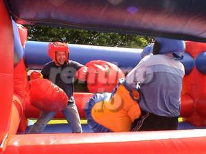 BOUNCY BOXING / AUFBLASBARER BOXRING