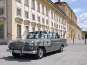 3-Mercedes Benz 230 Zugelassen und konzessioniert als Mietwagen zur Personenbförderung