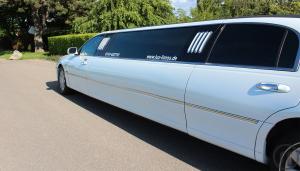 3-Luxuriöse, weiße Hochzeitslimousine, Stretchlimousine, Limousine, Partylimo