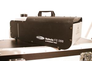 1-Showtec Nebula FZ 300 - Nebelmaschine (Fazer)