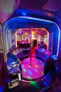 3-DER PARTYBUS---------THE ONE AND ONLY