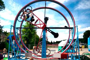 360 GRAD BIKES / BIKE LOOP / FAHRRAD LOOPING / SPACE BIKES