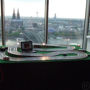 2-CARRERABAHN ZWEISPURIG INKL. ZEITMESSUNG / SLOTCAR RACE / AUTORENNBAHN