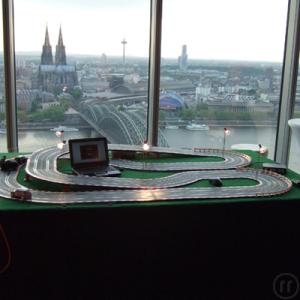 2-CARRERABAHN ZWEISPURIG INKL. ZEITMESSUNG / SLOTCAR RACE / AUTORENNBAHN