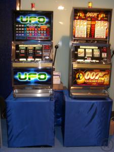 1-EINARMIGE BANDITEN / SLOT MACHINES / MOBILES CASINO / EINARMIGER BANDIT / CASINO AUTOMAT