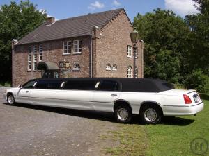 Die längste Lincoln TownCar Doppelachser Stretchlimousine in Deutschland.