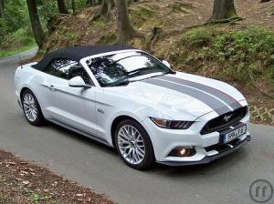 2-Ford Mustang GT Coupe / Cabrio V8