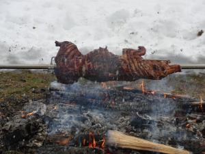 3-Spanferkelgrill und traditioneller Lammgrill aus Edelstahl, auch geeignet für große Ro...