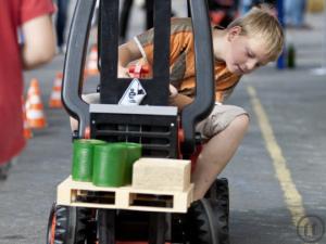 Kinder Gabelstapler Führerscheinaktion / Gabelstaplerparcours für Kinder / Mieten für Messe & Event