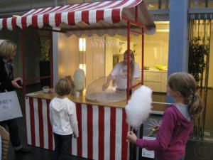 4-Zuckerwattemaschine inkl Zubehör für 300 Portionen / Candycotton Maker für Veranst...