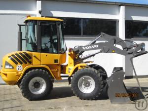 Radlader Volvo L30 B Pro, Schüttgewicht 1,9 to, Schütthöhe 2,58 m, Schaufelvolumen 1 m³