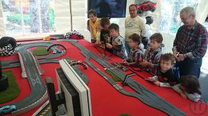 2-Digitales SlotCar Racing – Autorennbahn für bis zu 6 Fahrzeuge gleichzeitig XXL